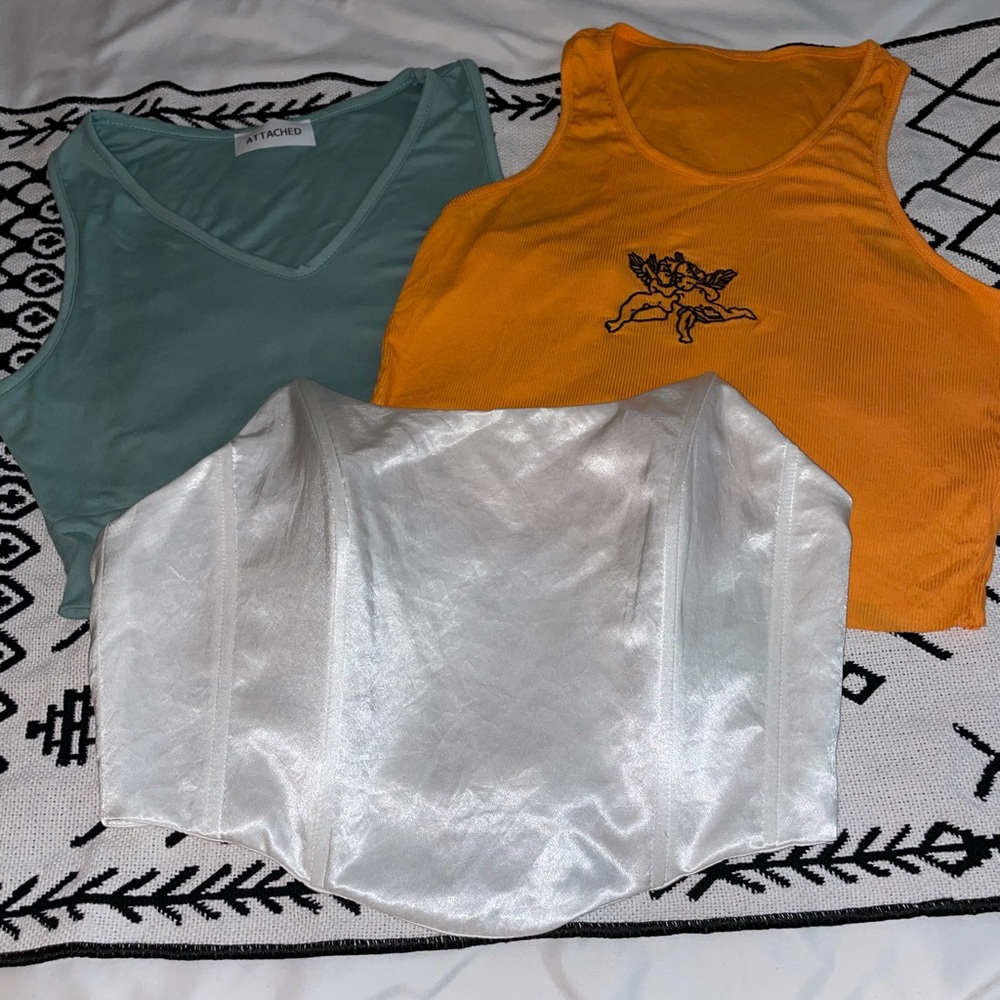 Crop top bundle 🧡🤍💚